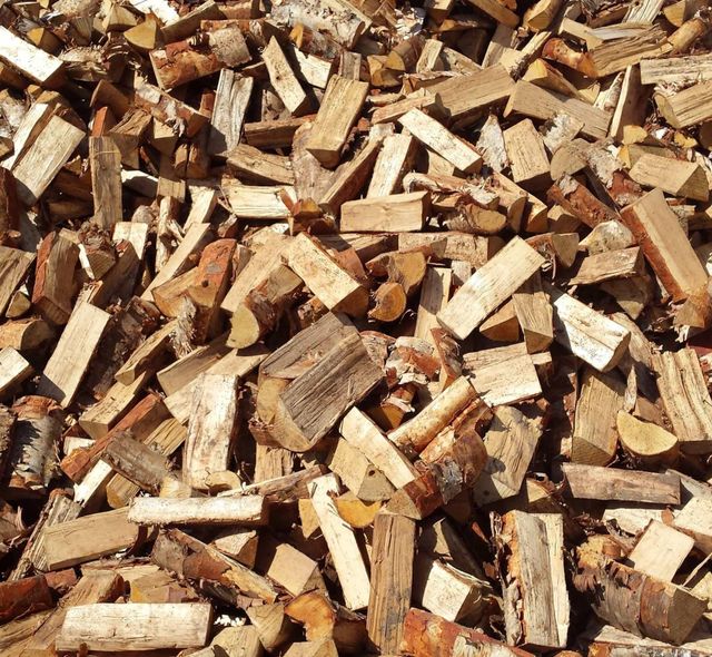 Premium Birch Firewood Logs For Sale Kiln Dried Hardwood Mix Oak Ash Pine Birch Designed For Long Burning Time High Heat Output And Clean Combustion Suitable For Home Heating - Image 4