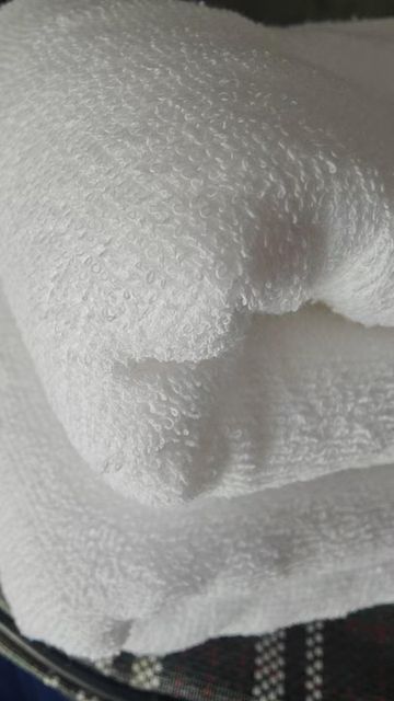 stocklot of towels - Image 1