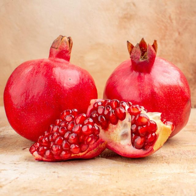 Pomegranate Features Organic Origin Asia, India Product Type Fruits & Vegetables - Image 1