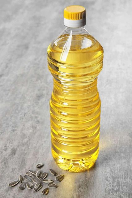 Fresh Yellow Cooking Oil Perfect For Home Kitchens Commercial Food Preparation And Large Quantity Wholesale - Image 4