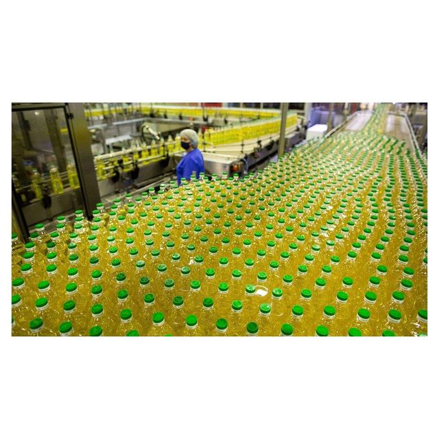 premium sunflower oil for cooking frying and baking high quality refined edible oil rich in vitamin E and healthy fats ideal for daily cooking frying snacks and preparing healthy meals - Image 2