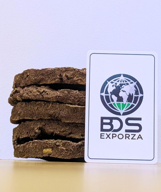 Cow dung - Image 1