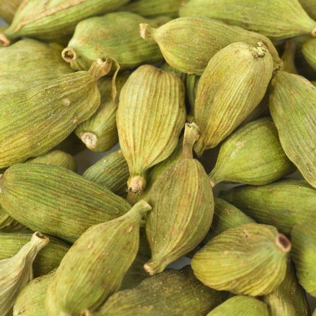 Natural Premium Green Cardamom Wholesale Distributor – Carefully Selected Export Quality Green Cardamom Pods for Spice Processing, Tea Blends, Baking, Seasoning, Herbal Remedies and Food Manufacturing with Bulk Supply, Custom Packaging Solutions and Fast Global Shipping - Image 3