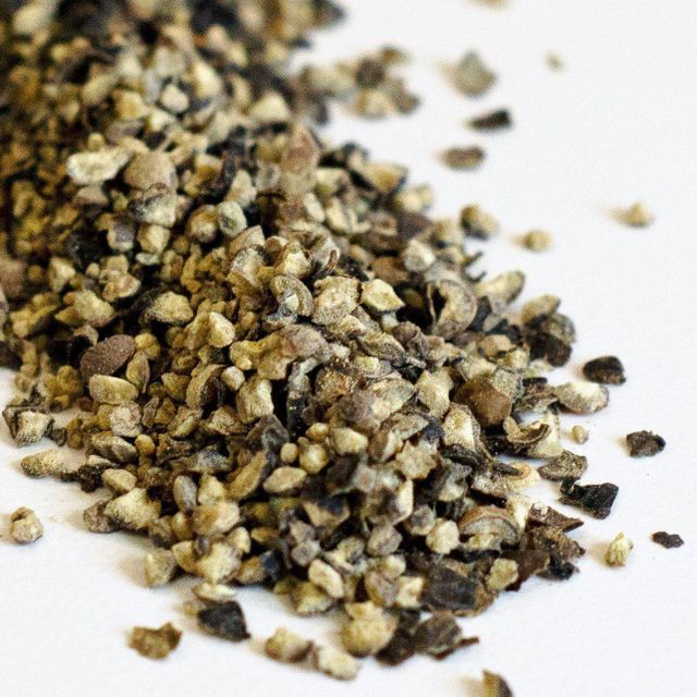 High Aroma Dried Spice Collection Showcasing Black Pepper Flakes Packed In Cartons - Image 4