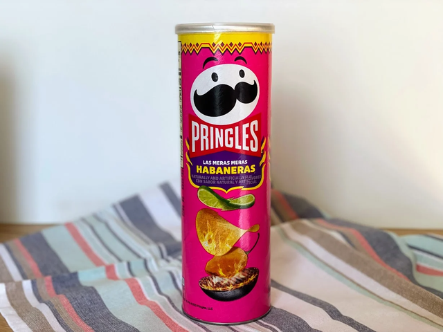 ORIGINAL FLAVOR PRINGLES STACKABLE POTATO CRISPS WITH RICH TASTE AND PERFECT CRUNCH EXPERIENCE - Image 3