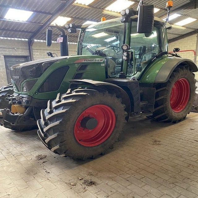 Heavy Duty Fendt 513 Vario Tractor With Advanced Technology For Efficient Field Preparation And Farm Operations - Image 4