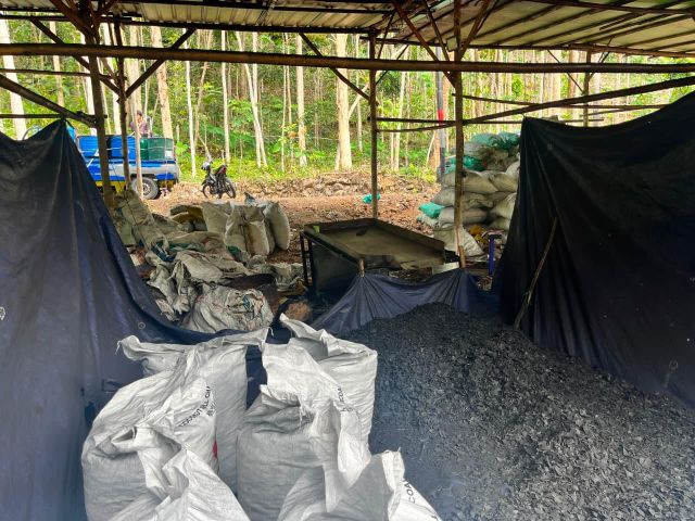 Coconut Shell Charcoal and Charcoal Briquette - Image 3
