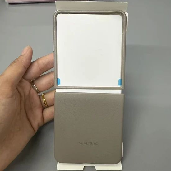 Original Premium Leather Pattern Case for Samsung Z Flip 7 Material PU Origin China Gender Unisex Specification 50g HS Code - Image 4