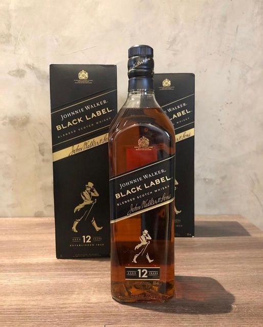 BEST JOHNNIE WALKER BLACK LABEL WHISKY 12 YEARS BLENDED SCOTCH 700ML,1L BOTTLES SALE - Image 1