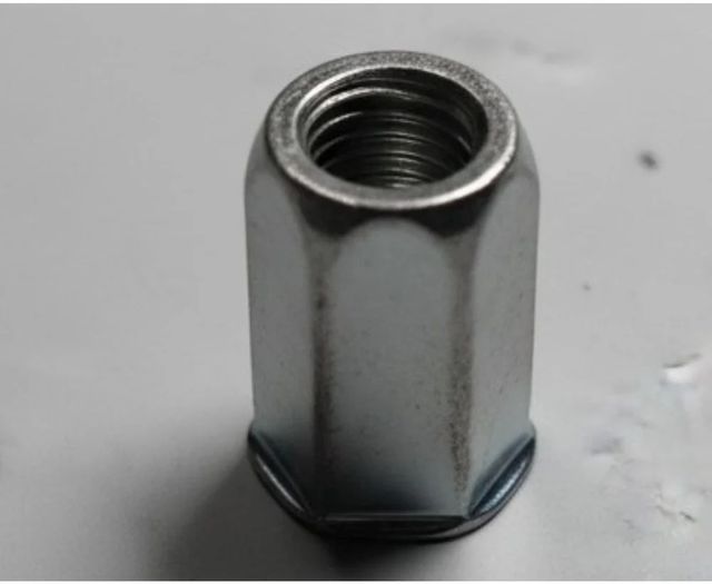 5mm Rivet Nuts, M6, Hex Head Strength High Thread Size M6 Grip Range 5mm Durability High Head Type Hex Head Finish Zinc - Image 1