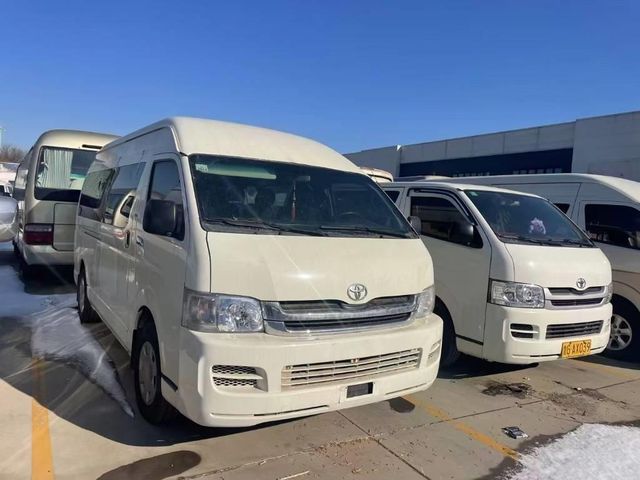 Quality Toyota Hiace Well Maintained Interior And Exterior Smooth Engine Performance Original Documents - Image 5