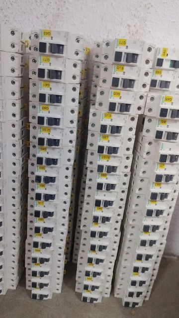 Rccb, 40 A Voltage 220V Frequency 50Hz Phase 220-415v Brand Schneider Alarm Contact No Rated Current 40 A Amp Range 32-40-63 - Image 2