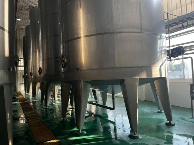 Deionized Apple Juice Concentrate Aroma Natural Color Neutral Brix Level 70+ Appearance Clear Acidity Balanced Brix Content Uniform - Image 3