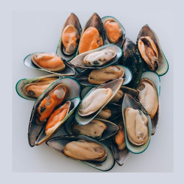 Hot Selling Price Frozen Shellfish Mussels / Frozen Mussel Meat With Shell (Seafood) in Bulk  - Image 2