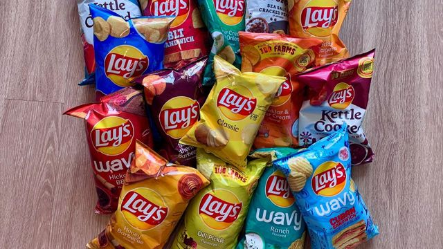 Lays Chips Crunchy Snack Pack Made With Quality Potatoes And Bold Flavor For Happy Snacking Moments - Image 3