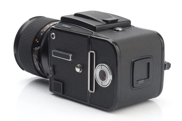 Hasselblad 2003 FCW Black w. F Planar 2/110mm - Image 4