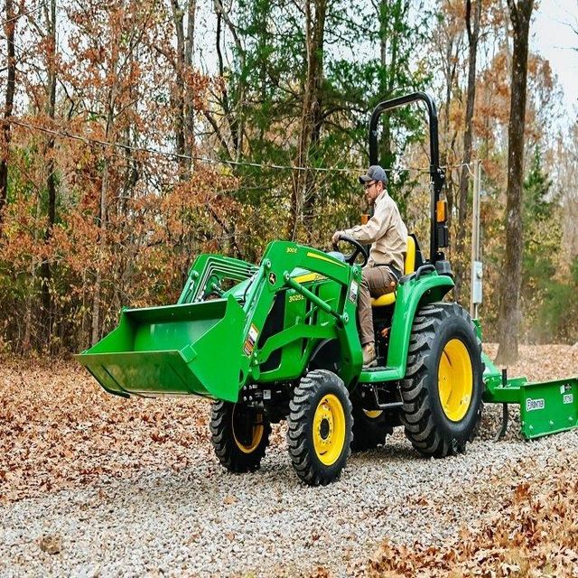 Fairly Used for 4WD 30HP Compact Tractor with Loader Gearbox Pump & Engine-2-Year Warranty for Farm & Landscaping - Image 2