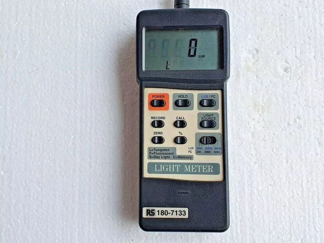 Light Meter Lux Meter Brand RS Resolution 0.1 Lux Lux Range 40000 Lux Display Digital LCD Measuring Range 0 - 20000 - Image 3