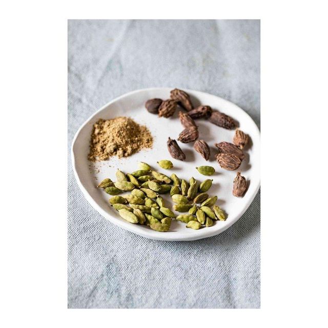 premium green elaichi cardamom pods for cooking baking sweets chai tea desserts and traditional recipes with authentic flavor rich aroma and hygienically packed export quality pods - Image 3