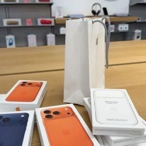 Low Price Smartphones Liquidation Pallets Ready For Bulk Purchase - Image 3