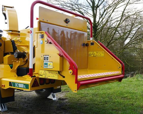 Mobile Wood Chipper Machine for Tree Branches Logs and Garden Waste Processing - Image 4