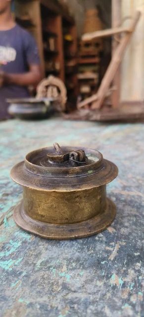 Pooja Antique Brass Round Oil Chirag, Size: 4 Inch Size 4 Inch Style Antique Material Brass Occasion Pooja Diya Shape - Image 4