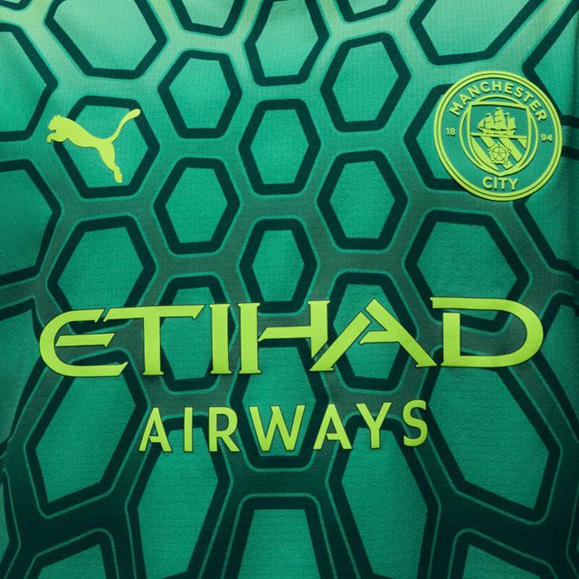 Manchester City Goalkeeper Jersey 2026/27 - Image 3