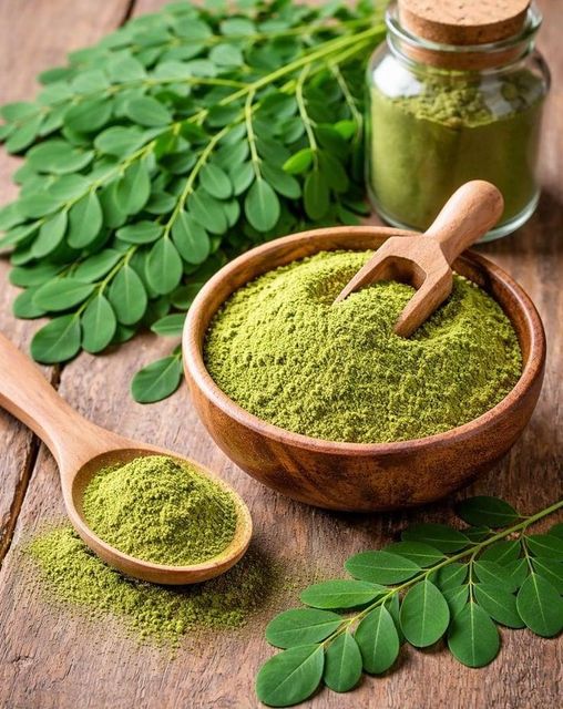 Organic moringa leaf powder (Moringa oleifera) - Image 1