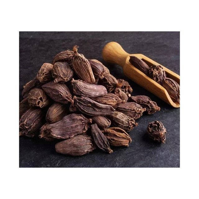 Premium black cardamom available in bulk ideal for spice suppliers and wholesalers - Image 5