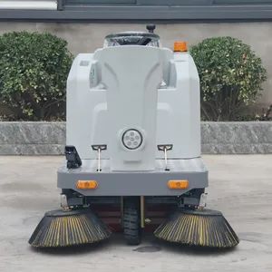 Mini Industrial Cleaning Machine Ride on Floor Road Sweepers Machine - Image 3