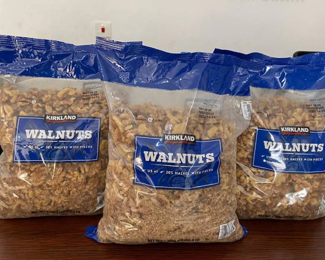 PREMIUM QUALITY NUTS KIRKLAND SIGNATURE WALNUTS  20% Halves & Pieces 1.36kg x 6 BAGS RICH BUTTERY CRUNCHY TEXTURE WALNUTS FOR SALE - Image 3