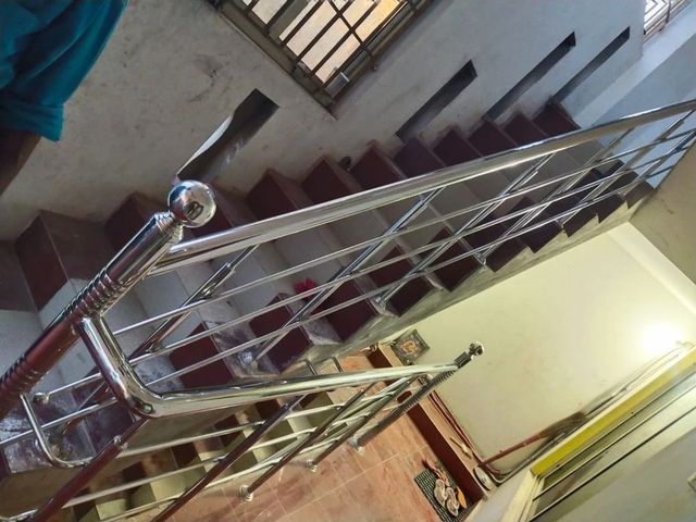 Silver Balcony Ss Staircase Railing, For Residential Color Silver Design Panel Glass Type None Material Ss 304 Position - Image 3