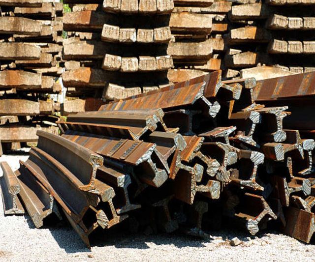Used R50 R65 Rail Scrap 99.9% Iron HMS1 & 2 Q195 Iron ISRI 200-206 H1-H2 Grade for Melting - Image 2