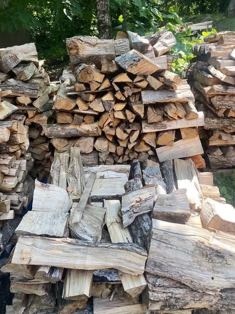 Dried Klin Firewood on Pallets - Firewood Logs 15% Moisture - Hardwood Firewood Best in Europe - Image 2