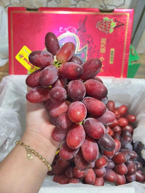 Chínese grape (shine muscat, red globe, black summer, crimson) - Image 6