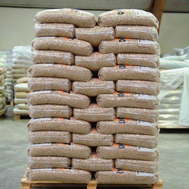 Bulk Wood Pellets 15kg Bags Biomass Fuel for Heating System Durable 6mm Pine Oak Hardwood Pellets - Image 4