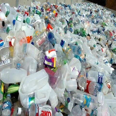 Fresh Hot washed 100% clear PET bottle scrap / PET flakes white / recycled PET Resin - Image 1