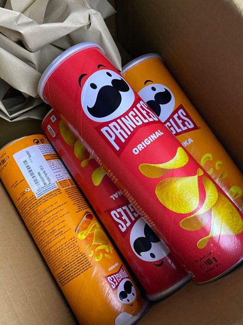 Pringles Original Crisps 40g and 165g Delicious Potato Snack with Premium Quality Taste for Every Snacking Occasion - Image 5
