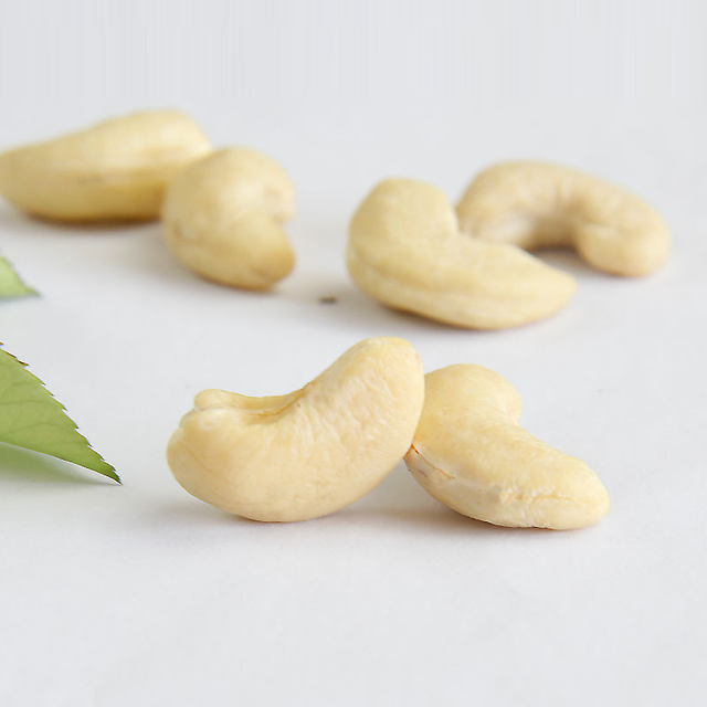 Vietnam cashew nut W320 cheapest price Grade W320 Use Direct Style Dried Shelf Life 3 Type Cashew Nut Brand Name Expo Specification - Image 4
