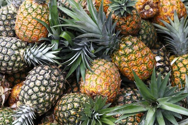 Wholesale fresh pineapple Wholesale Cheap Price High Quality Pineapple – product photo 4, product detail gallery