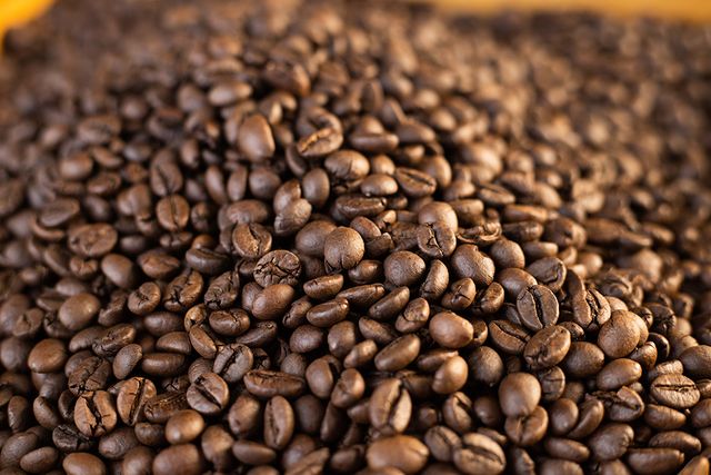 Wholesale High Quality Roasted Coffee Bean Arabica Customized Packaging Premium Grade 16-18 60 Kg Honey COMMON Cultivation - Image 4
