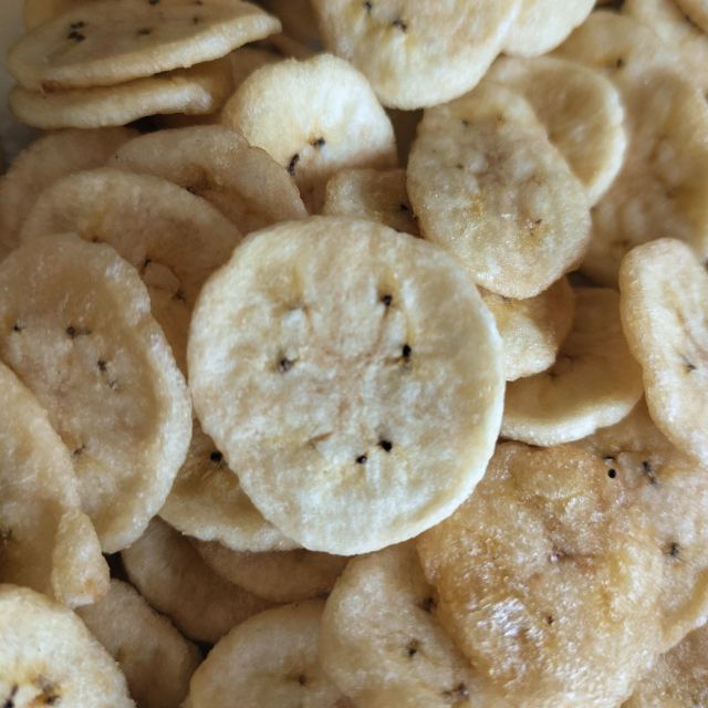 Premium Banana Chips Vacuum Drying Eating Snacks Full of Nutrition Certified ISO HACCP Top Grade Sweet Dried Fruits - Image 4