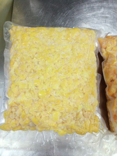Wholesale tropical fruit frozen mango yellow color origin Vietnam IQF process yellow mango fruits for sale vacuum packaging - Image 4