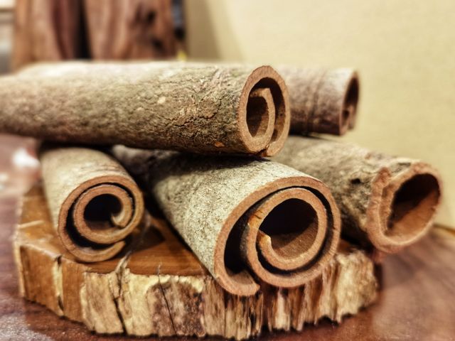 Vietnam cassia yenbai origin Taste spicy Shape Piece Style Dried Color yellow Shelf Life 3 Grade premium Content cassia Address - Image 4