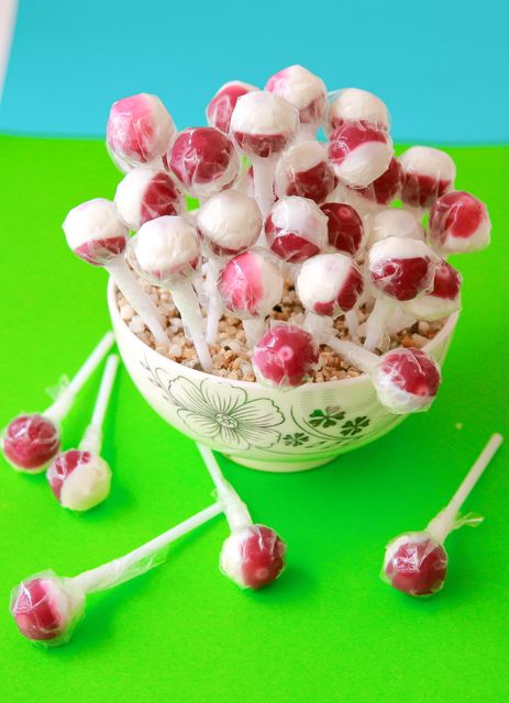 The preferential price of purple grape flavour Lollipop candy from natural fresh fruits made in Vietnam manufacturer - Image 3