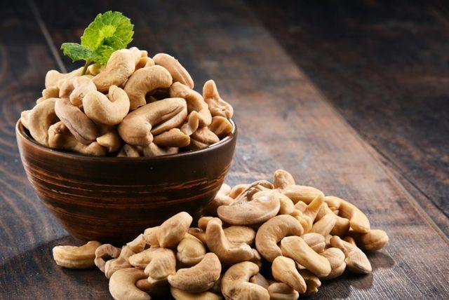 Dried Cashew Nuts from Vietnam - Factory Direct Sales - Dried Fruits and Vegetables in bulk - Image 5