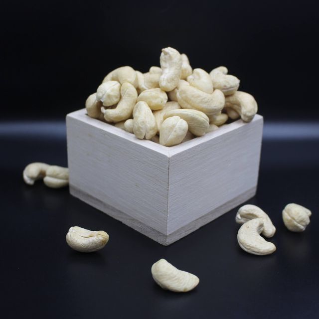 Cashew nuts W240 New Vietnamese goods of high quality packed according to export standards – product photo 3, product detail gallery