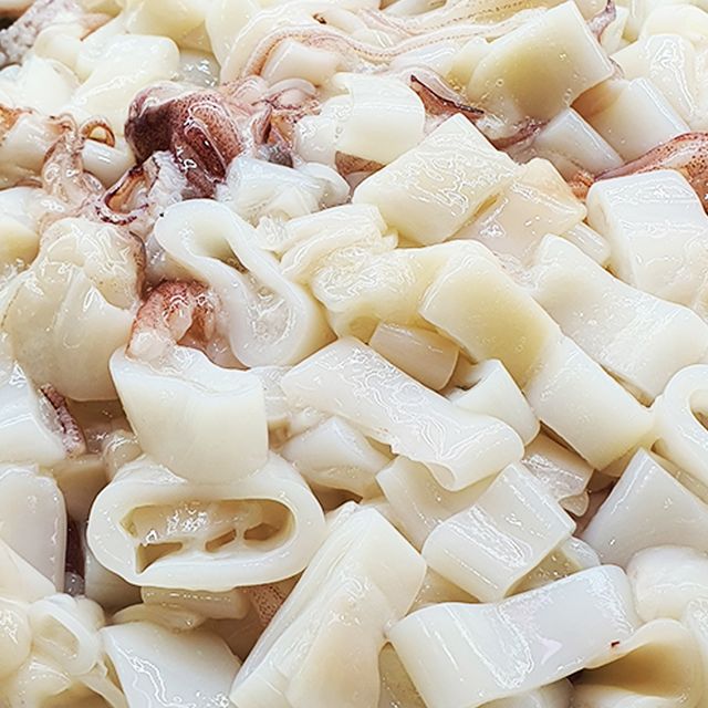 Hot price frozen squid rings and tentacles cleaned high quality - Image 3