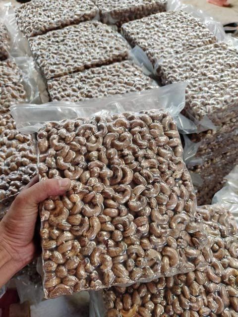 High quality Cashew nuts nuts & kernels for snack origin Vietnam whole cashew nut and tropical fruits vacuum bag - Image 3