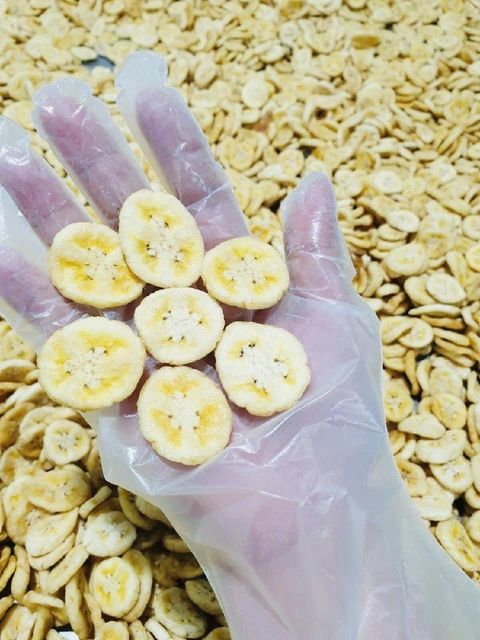 Crispy Dried Banana Packaging 10kg/ box Shelf Life 12 months Brand Name Le Gia Group Material 100% Fresh Banana Drying Process Crispy - Image 3